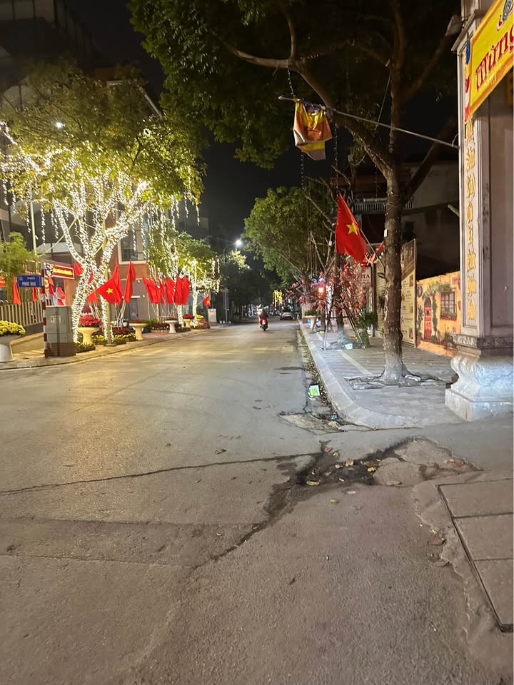 Đất Vàng Phú Thượng 70m² - Sổ Đỏ Chính Chủ, Gần Ciputra, Giá 12 Tỷ