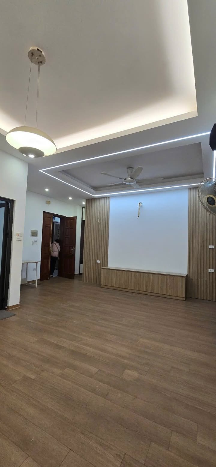 Chung cư Ngoại Giao Đoàn 90m² 3PN - Tầng Cao, Sổ Hồng Sẵn!