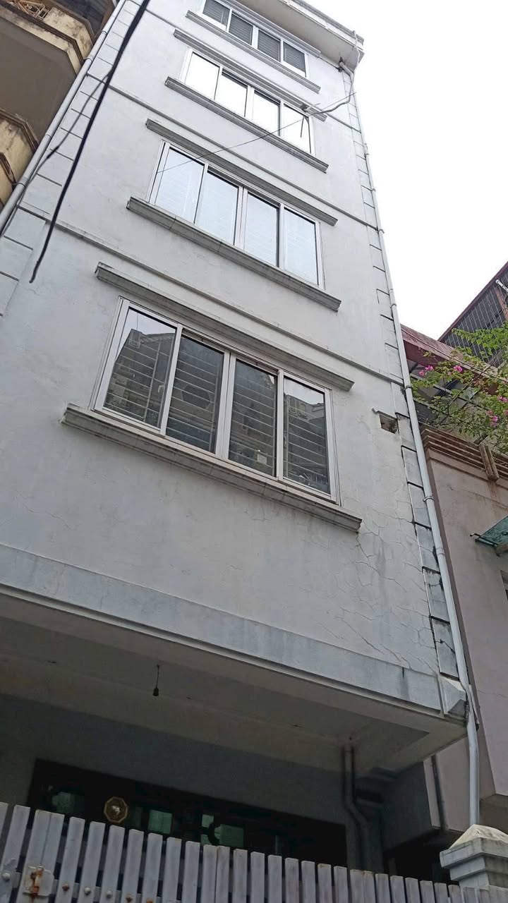 Nhà Riêng Chính Chủ 30m² Cầu Giấy - 5 Tầng, Giá 8.5 Tỷ
