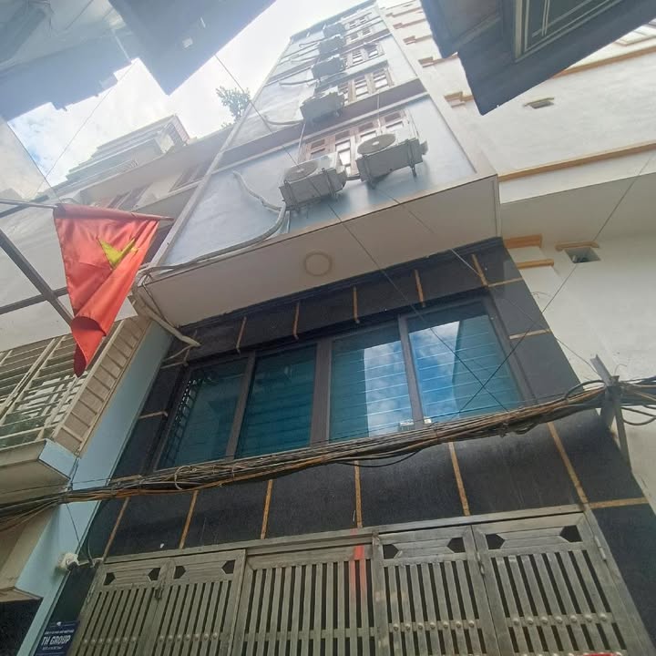 Nhà riêng Hồ Tùng Mậu 62m² - 8 tầng, 12 phòng - Sổ đỏ nở hậu!