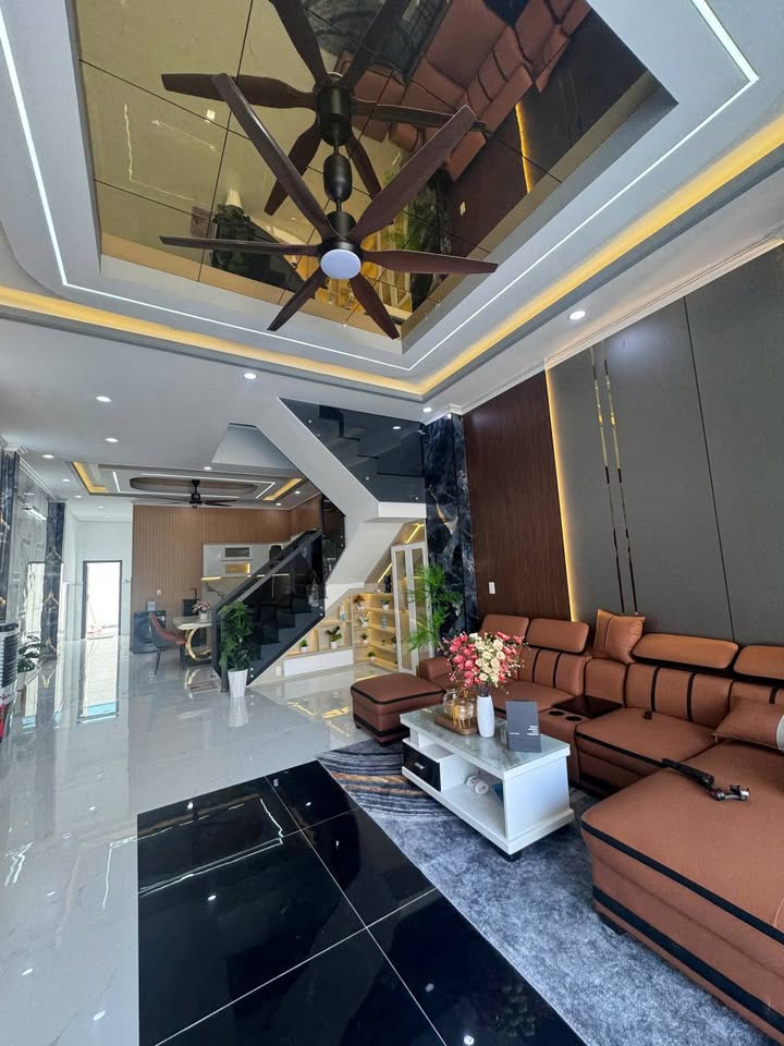 Nhà Phố Hưng Long, Bình Chánh 150m² - Mặt tiền kinh doanh sầm uất!