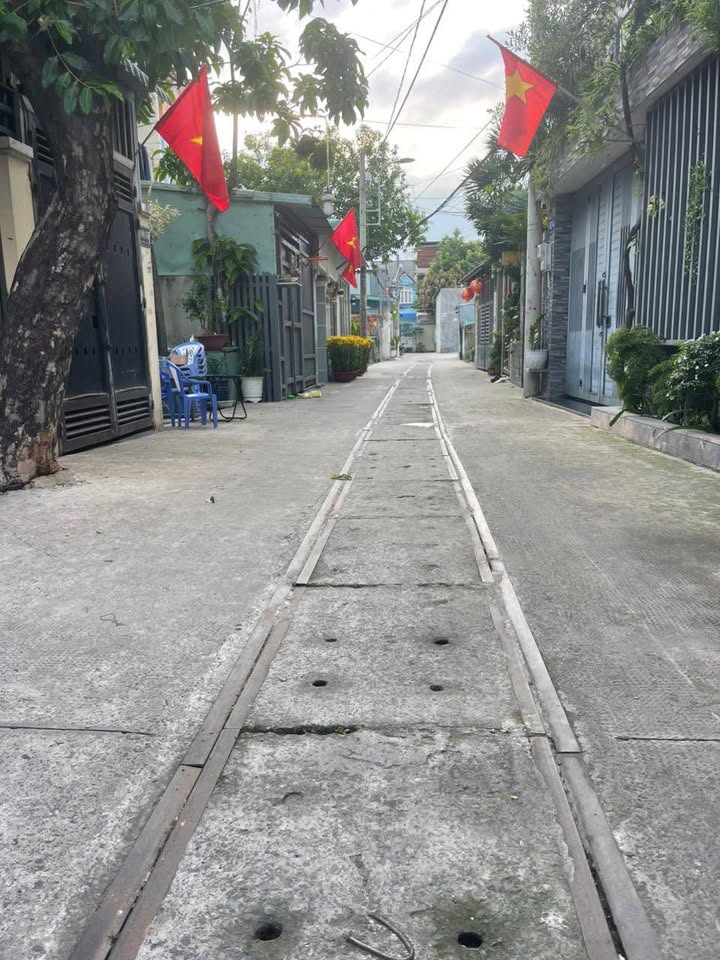 Bán Nhà Tân Xuân Hóc Môn 68m² Đường 5m - Sổ Hồng Sẵn Sàng