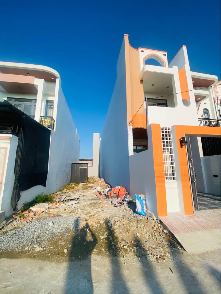 Nhà riêng Xã Bình Chánh 96m² – Ô tô vào tận nhà, không gian thoáng mát!