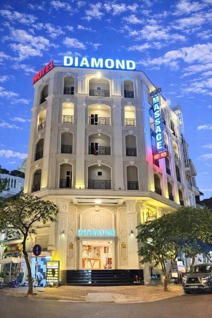 Nhà Phố 2 Mặt Tiền Quận 7 - 111m², 27PN, 42 Tỷ, Thu Nhập 1.8 Tỷ/Năm