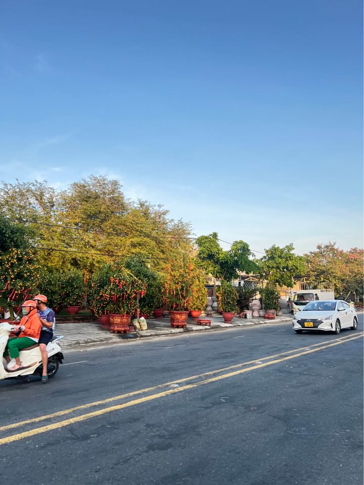 Nhà Phố Mặt Tiền Nguyễn Tất Thành, Đà Nẵng - Vị Trí Đắc Địa