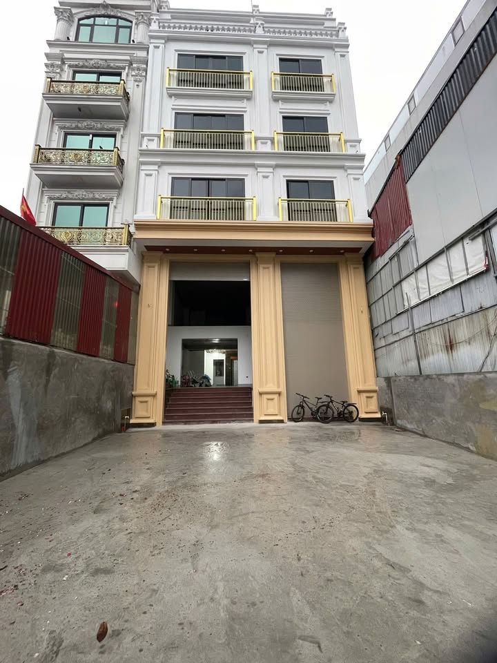 Nhà Phố Phường Phú Thượng Tây Hồ 300m² - Mặt tiền kinh doanh đắc địa!