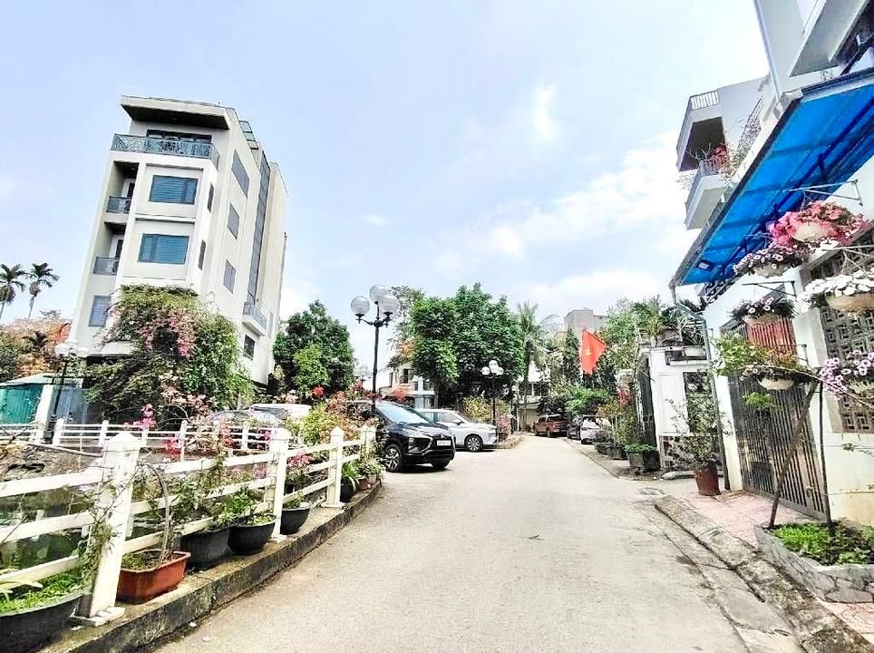 Đất nền Ngọc Thụy 50m² - Mặt tiền 4.9m nở hậu - Oto vào đất, giá 11 tỷ+
