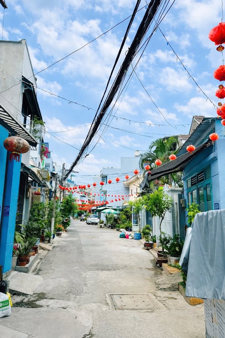 Nhà 2 Tầng Mặt Tiền Huỳnh Tấn Phát, Quận 4 - Ngang 6m, 5 Tỷ