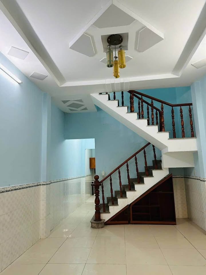 Nhà riêng Đặng Thúc Vịnh Hóc Môn 60m² giá 5.5 triệu - Sẵn sàng ở ngay!