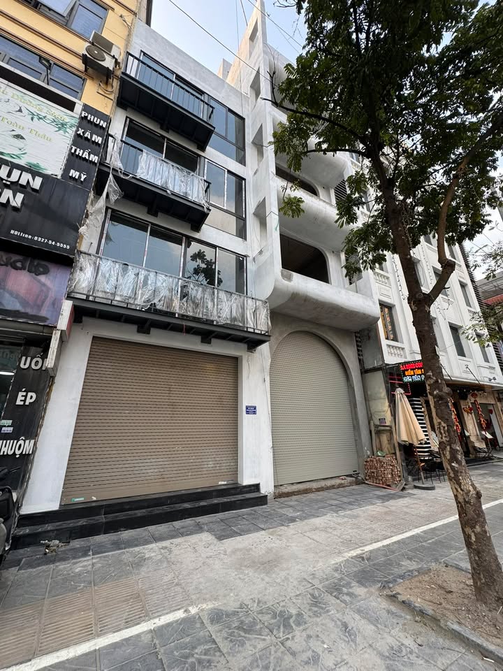 Nhà Mặt Phố Trung Kính, Cầu Giấy 280m² - Mặt Tiền Kinh Doanh Đắc Địa!
