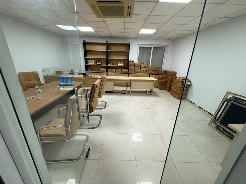 Văn phòng Nguyên Hồng 45m² giá 11 triệu - Vị trí trung tâm!