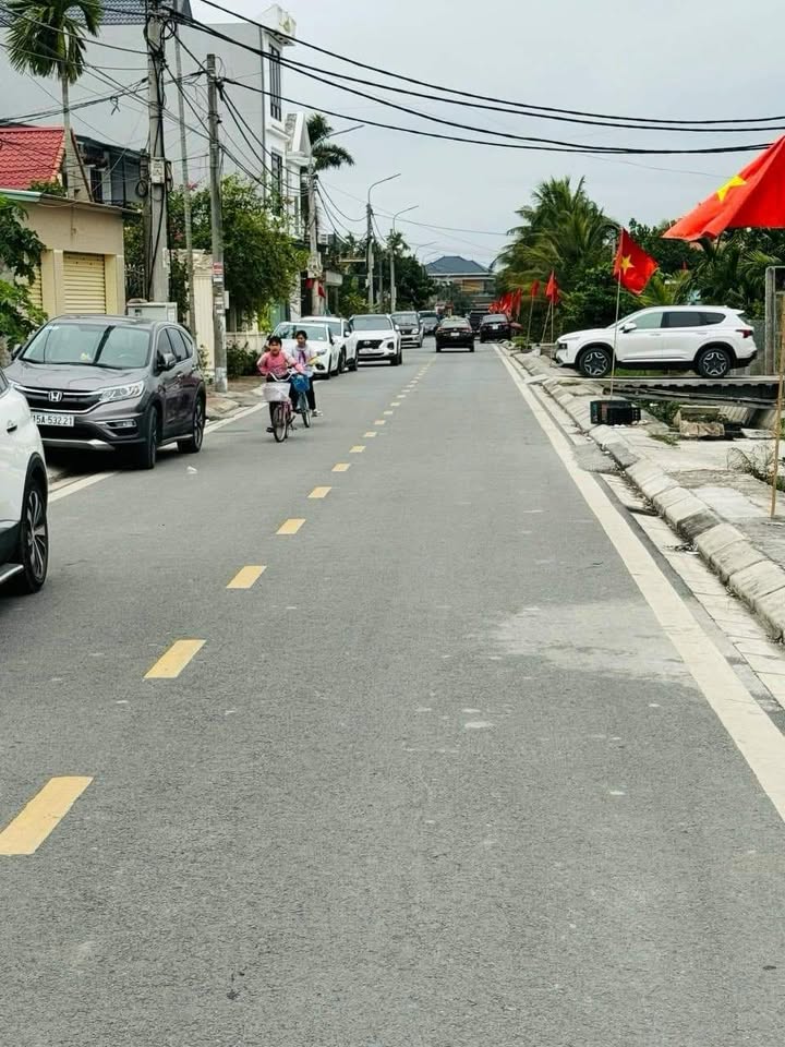 Đất nền Đồ Sơn 126.7m² - Mặt đường thông biển, giá tốt