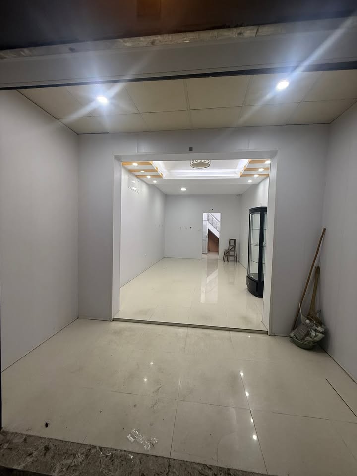 Cho thuê nhà 3 tầng Ngõ 47 Hoàng Mai, 141m² - Kinh doanh, ở sướng