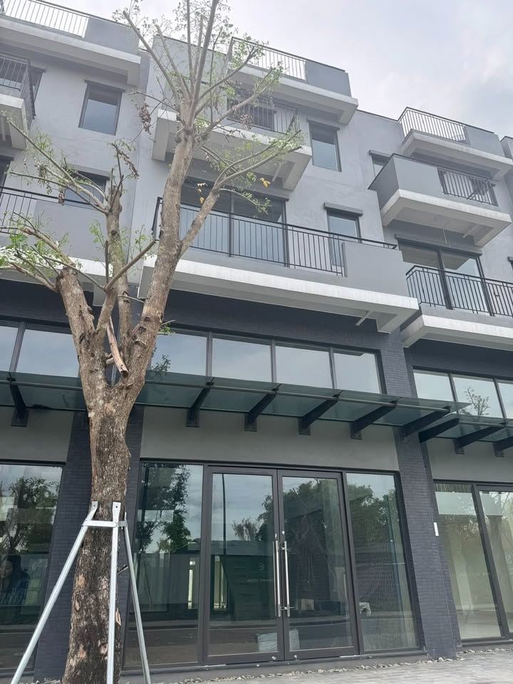 Nhà Phố Âu Cơ TP Vinh 108m² - Mặt tiền kinh doanh siêu lợi nhuận!