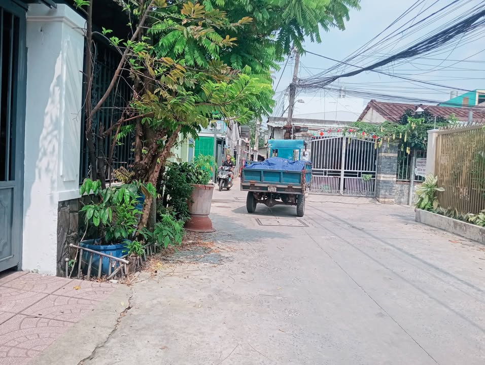 Cho thuê nhà nguyên căn Hóc Môn 80m² - 2PN, Sân rộng, Giá 4.5 triệu/tháng