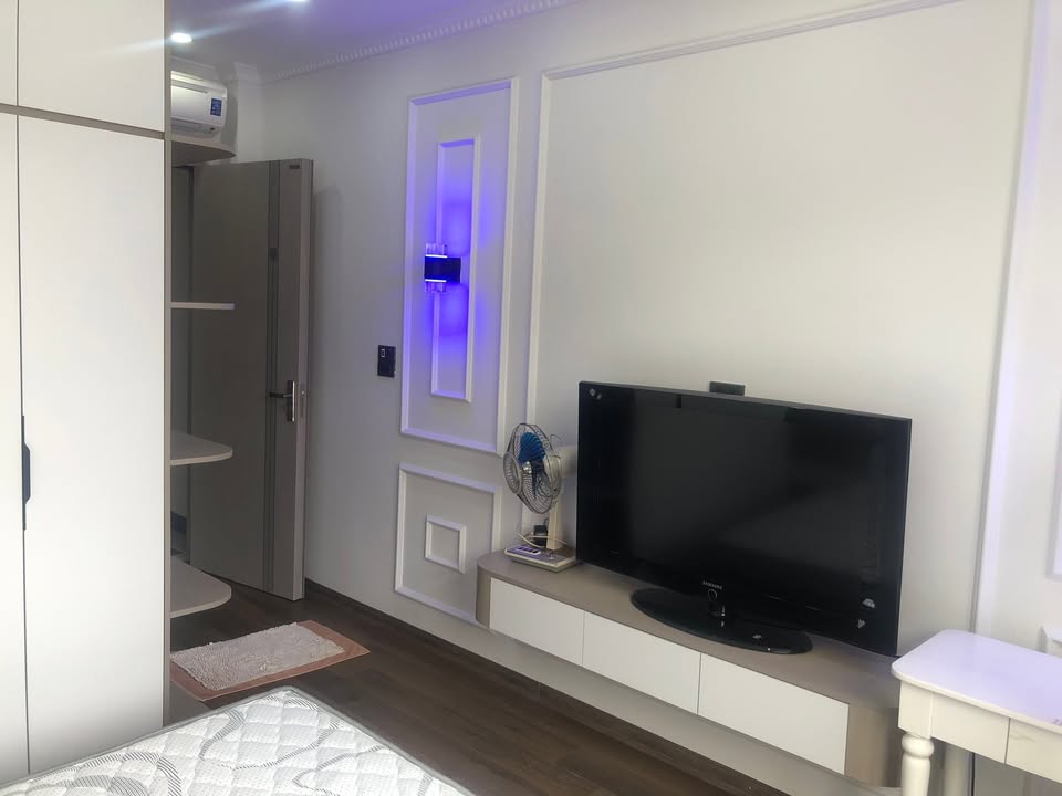 Nhà riêng Ngọc Thụy 38m² 6 tầng - Full nội thất, thang máy xịn!