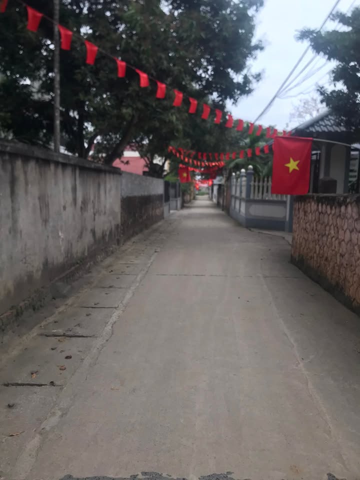 Đất Nền Long Biên 135m² - Sổ đỏ chính chủ, xây dựng tự do!