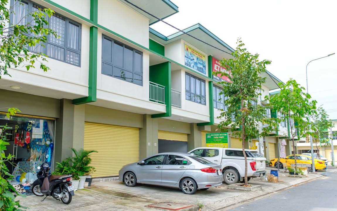 Nhà phố Song Lập Oasis City 75m² - Sổ hồng sẵn, giá chỉ 1.76 tỷ!