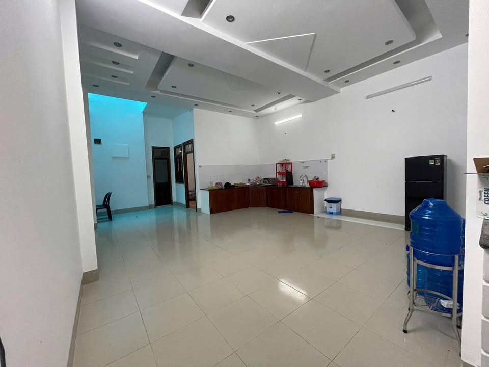 Nhà 2 Mê Mặt Tiền Nguyễn Văn Cừ, Tuy Hòa - 10 Triệu/Tháng