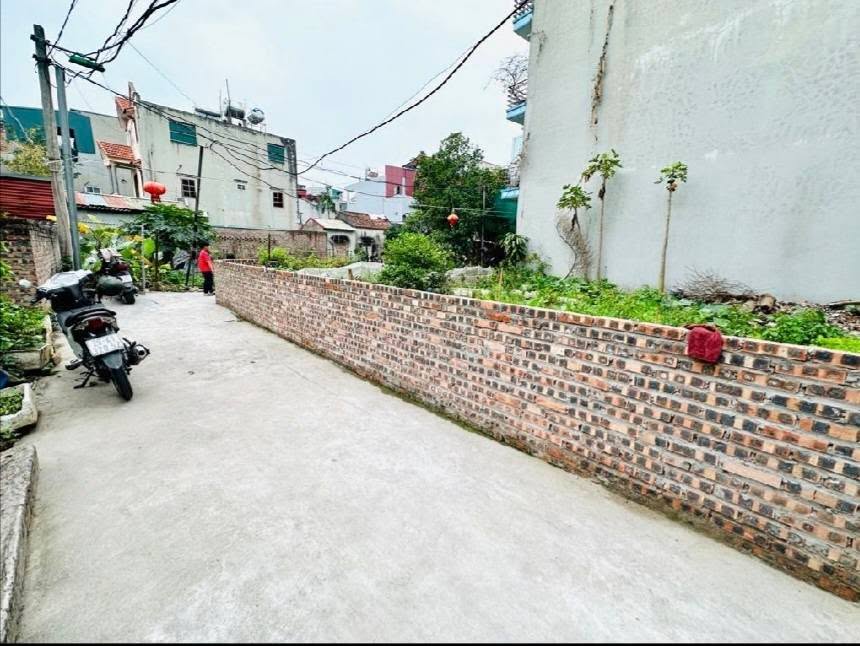 Đất Nền Phúc Lợi Long Biên 56m² - Mặt Tiền Rộng 5.6m - Sổ Đỏ Chính Chủ