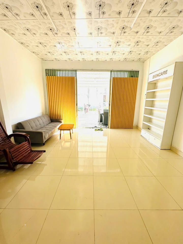 Cho thuê nhà nguyên căn Phước Đồng, Nha Trang - 150m², 2PN, Sân ô tô rộng