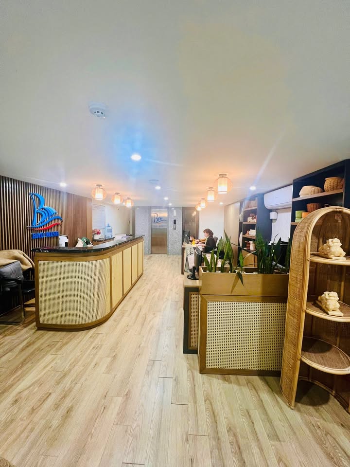 Văn phòng Quận Thanh Xuân 6 tầng - Hầm xe rộng, sẵn sàng làm việc!