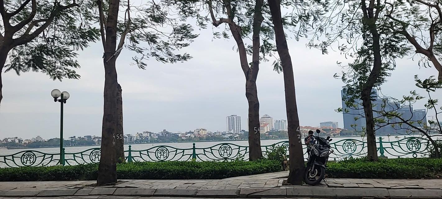 Cho thuê Mặt phố Nhật Chiêu - Căn hộ view Hồ Tây 100% mới