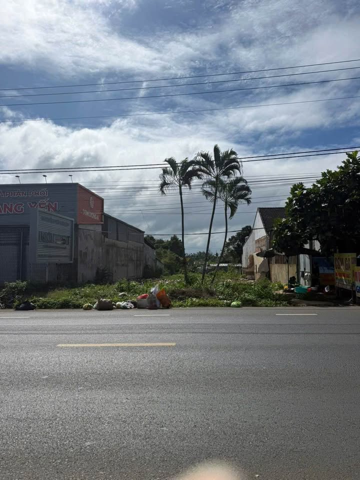 Đất nền Buôn Ma Thuột 1050m² QL14 - Sổ đỏ chính chủ, kinh doanh cực đỉnh!