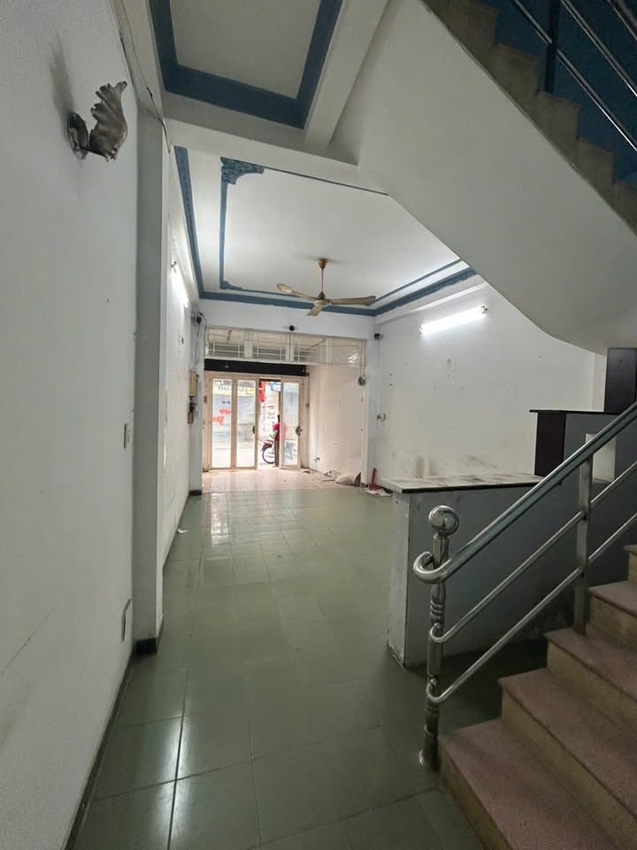Nhà Mặt Tiền Kinh Doanh Đất Thánh, Tân Bình - 76m², 4PN, Giá 17 Triệu/Tháng