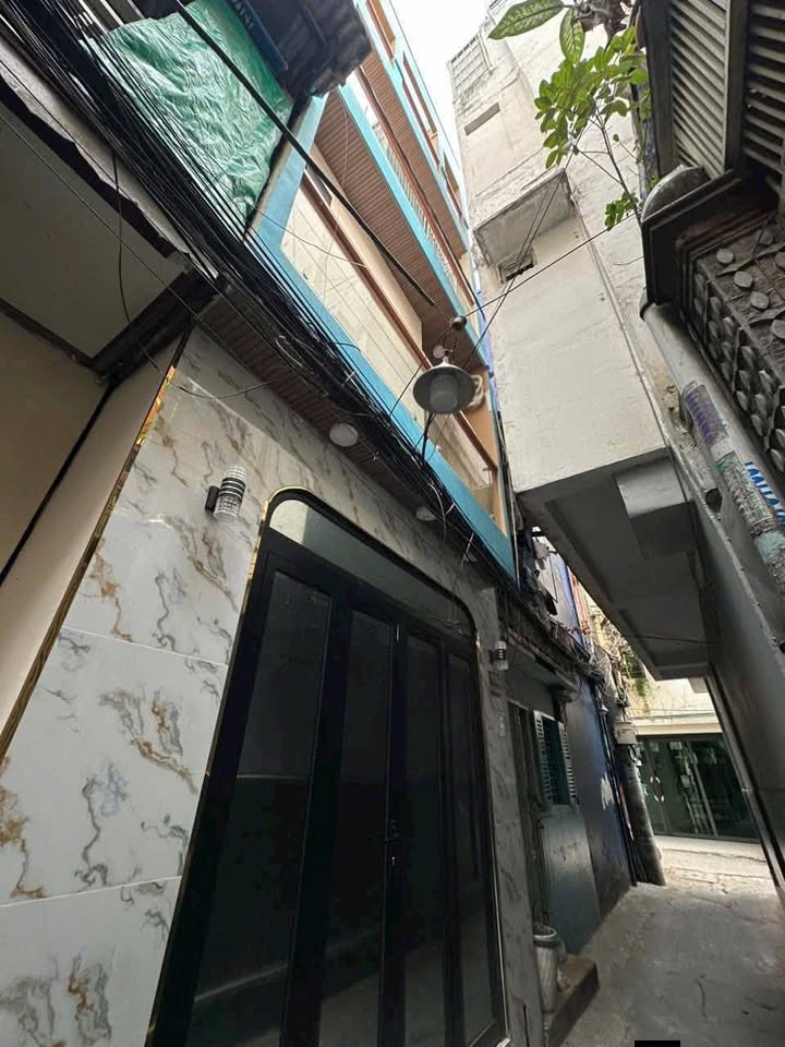 Nhà riêng Quận 5 - 28m², 3PN Full nội thất, sẵn sàng vào ở!