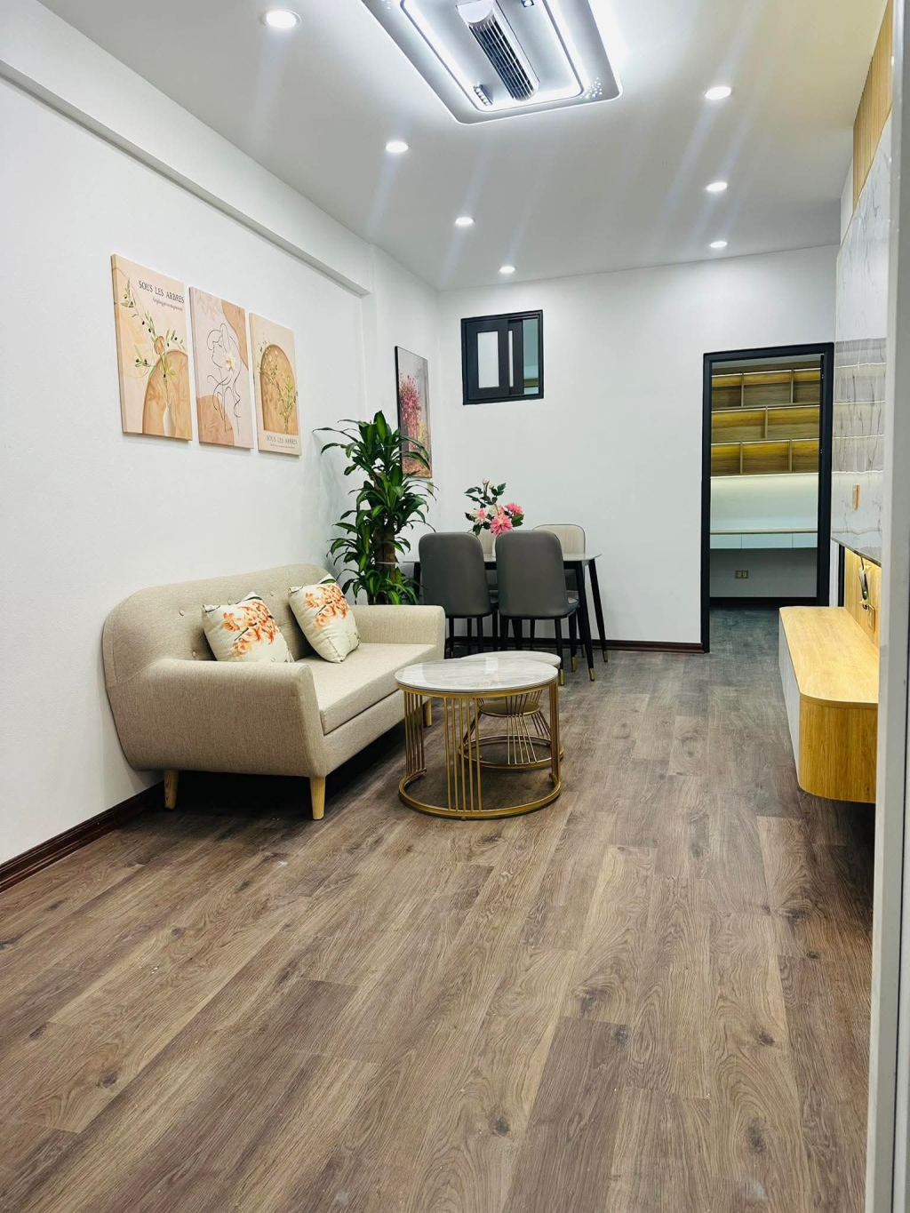 Chung cư tập thể Văn Hương Đống Đa 60m² - Full nội thất, Sẵn sàng ở ngay!