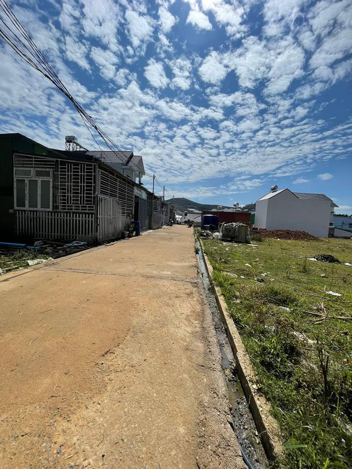 Nhà 80m² Trung Tâm Thị Trấn Lạc Dương - Sổ Hồng Sẵn Sàng