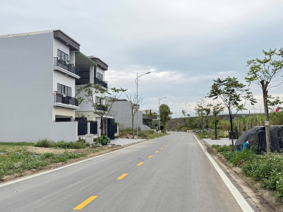 Biệt thự Đường D19A Lào Cai 322m² - Vị trí đẹp, kinh doanh sầm uất!
