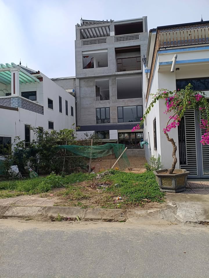 Bán Đất Biển Cửa Lò 180m² - Mặt Tiền 12m Nguyễn Sinh Cung - 4 Tỷ xx