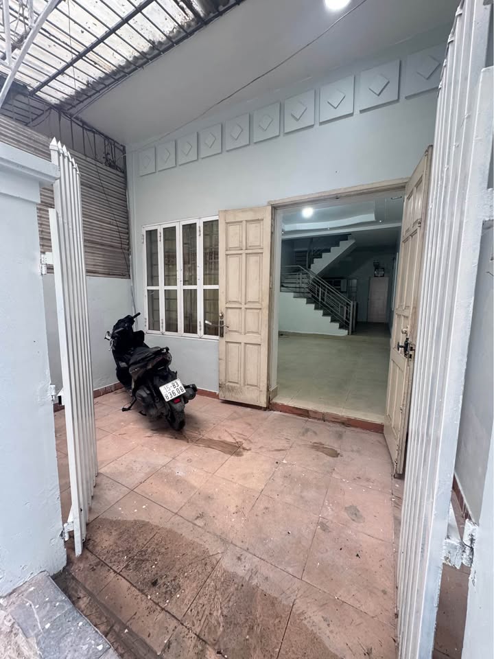 Nhà Mặt Ngõ Trần Nguyên Hãn, Hải Phòng - 56m² 3 Tầng, Sân Cổng Riêng, Sổ Hồng Chính Chủ