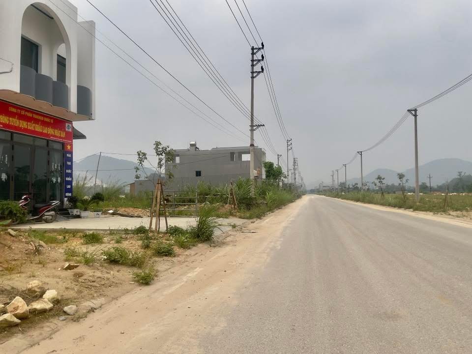 Cho thuê mặt bằng 250m² đường Phạm Văn Đồng, Yên Thế - Kinh doanh đa ngành nghề