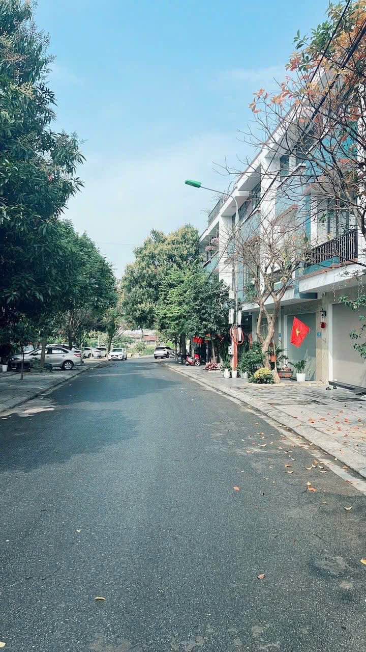 Nhà riêng Thành phố Lào Cai 100m² - Sổ hồng sẵn, vào ở ngay!