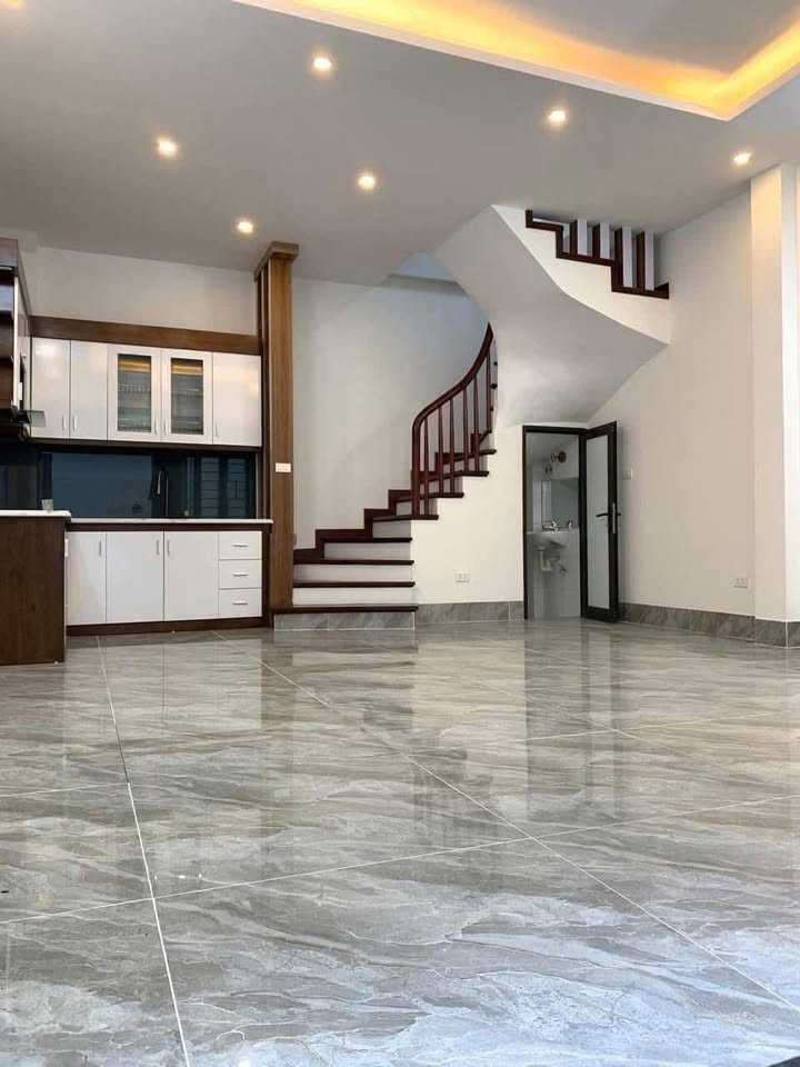 Nhà Riêng Cầu Giấy 16.5 triệu/tháng - Thiết Kế Hiện Đại!