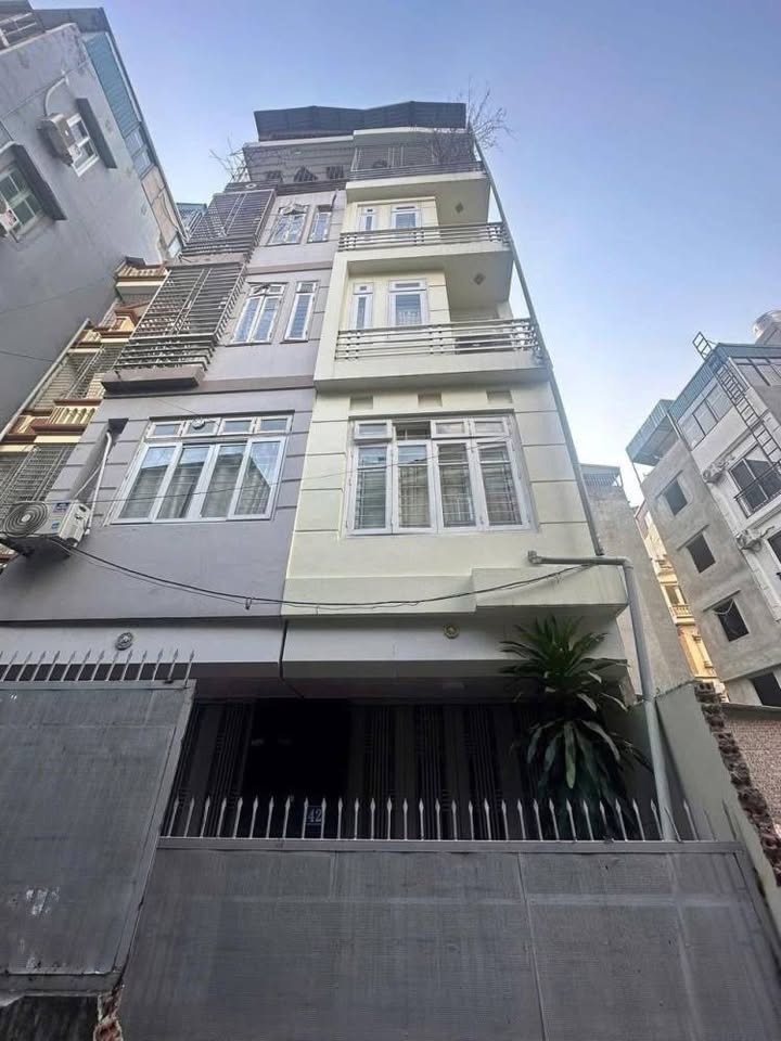 Nhà Trần Duy Hưng 53m² 5 tầng - Ô tô vào tận nhà, ở ngay!