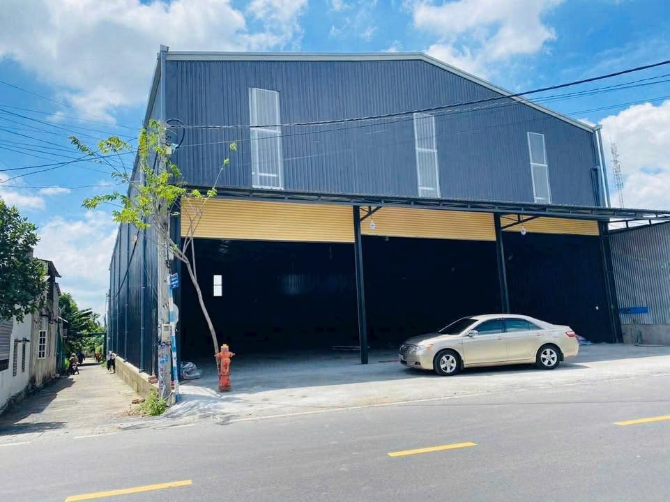 Bán Gấp Nhà Xưởng 1011m² Mặt Tiền Hùng Vương, Nhơn Trạch - Dòng Tiền 57 Triệu/Tháng