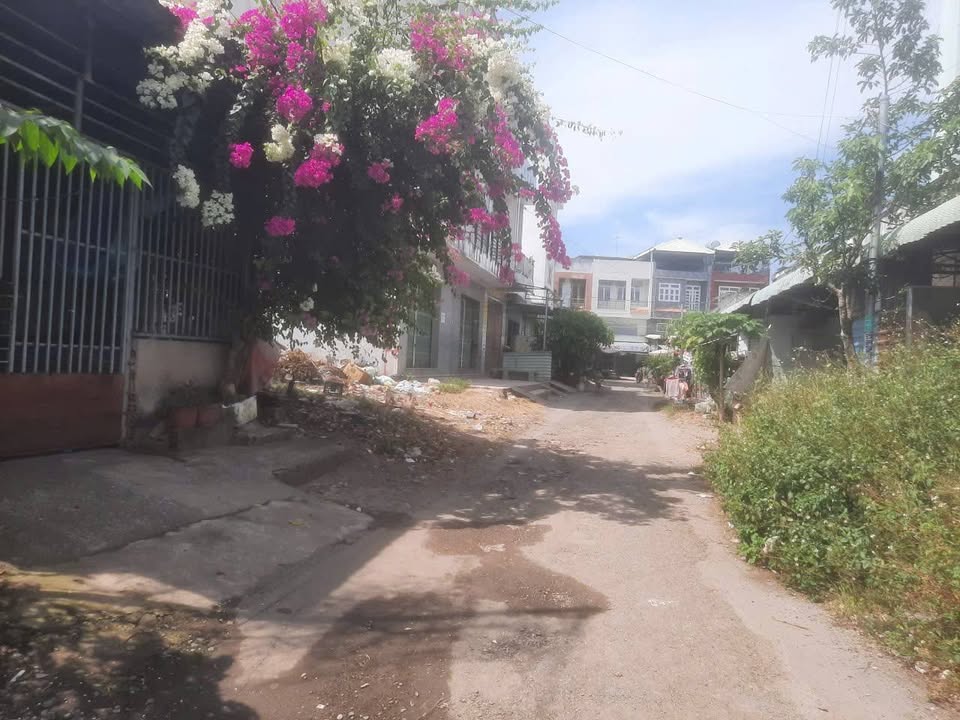 Bán Gấp Liền Kề 95m² Ngay Chợ Phước Bình, Long Thành - Kinh Doanh Đắc Lợi