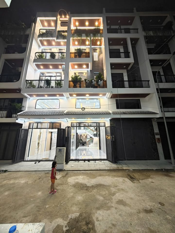 Nhà riêng P. Tân Thới Nhất, Quận 12 - 70m² - Ô tô vào tận nhà!