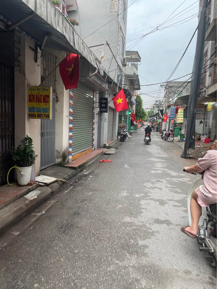 Nhà Phố Nguyên Xá 35m² - Mặt tiền kinh doanh, ô tô tránh