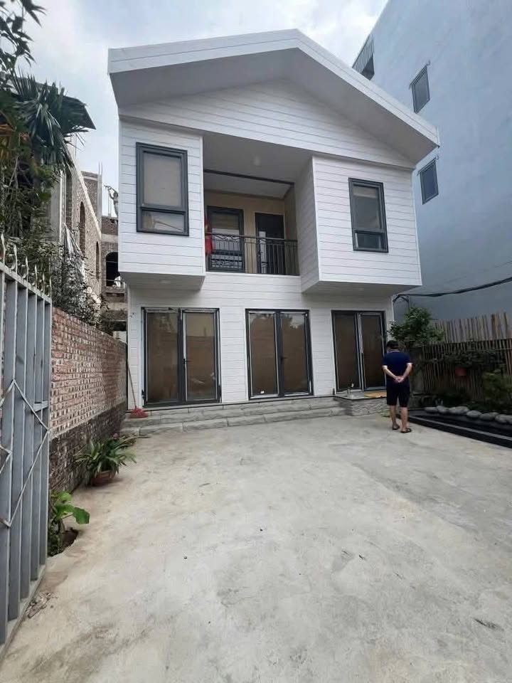 Nhà riêng Phố Ngọc Thụy Long Biên 15 triệu - Ô tô vào tận nhà!