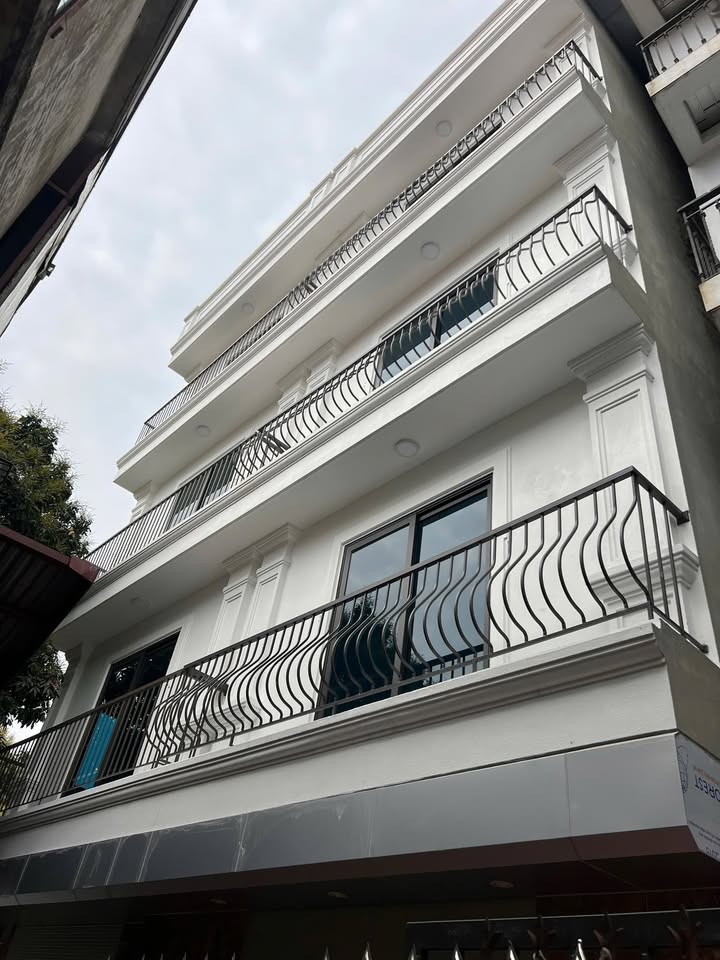 Nhà Lô Góc 40m² Tây Mỗ, 5 Tầng, Ô Tô Sát Cửa - Giá 8 Tỷ