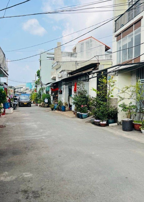 Nhà 2 tầng Thủ Đức 8.1 tỷ - Sẵn sàng ở ngay!