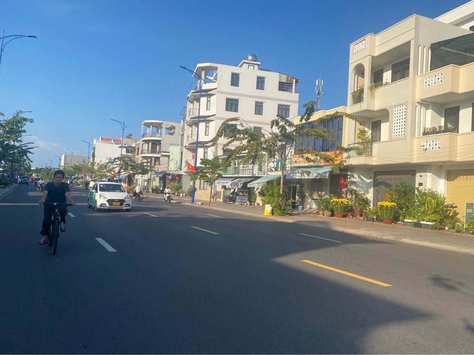 Nhà Mặt Tiền Lê Quang Định Vũng Tàu 140m² Kinh Doanh Sầm Uất - Giá 13 Tỷ