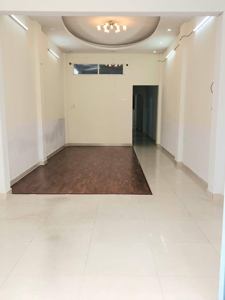 Nhà Cho Thuê Tô Hiến Thành Quận 10 - 132m² Kinh Doanh/Văn Phòng/Ở