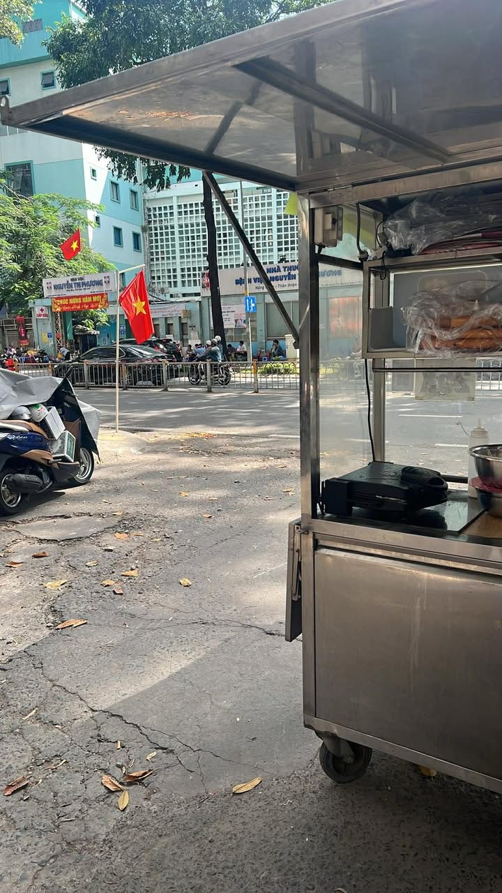 Cho thuê Mặt bằng Vỉa hè Quận 5 - Vị trí Vàng đối diện Bệnh viện