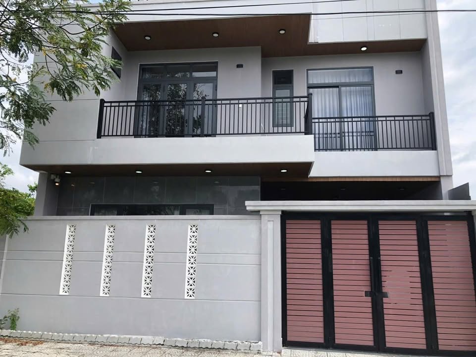 Cho thuê nhà mặt tiền Nguyễn Tất Thành, Đà Nẵng - 20 triệu/tháng